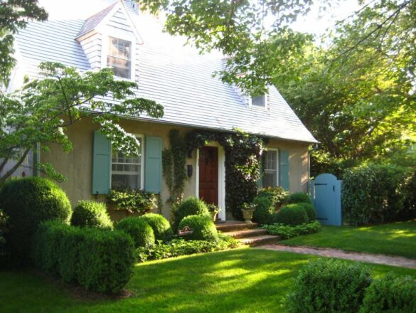 Bee Cottage front